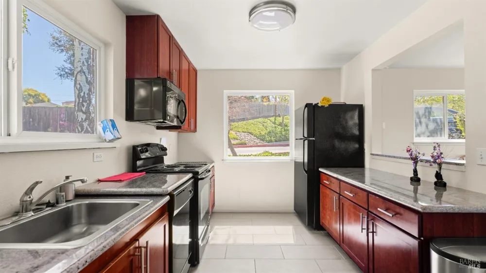 1889 Chantilly Lane Hayward, CA 94541
