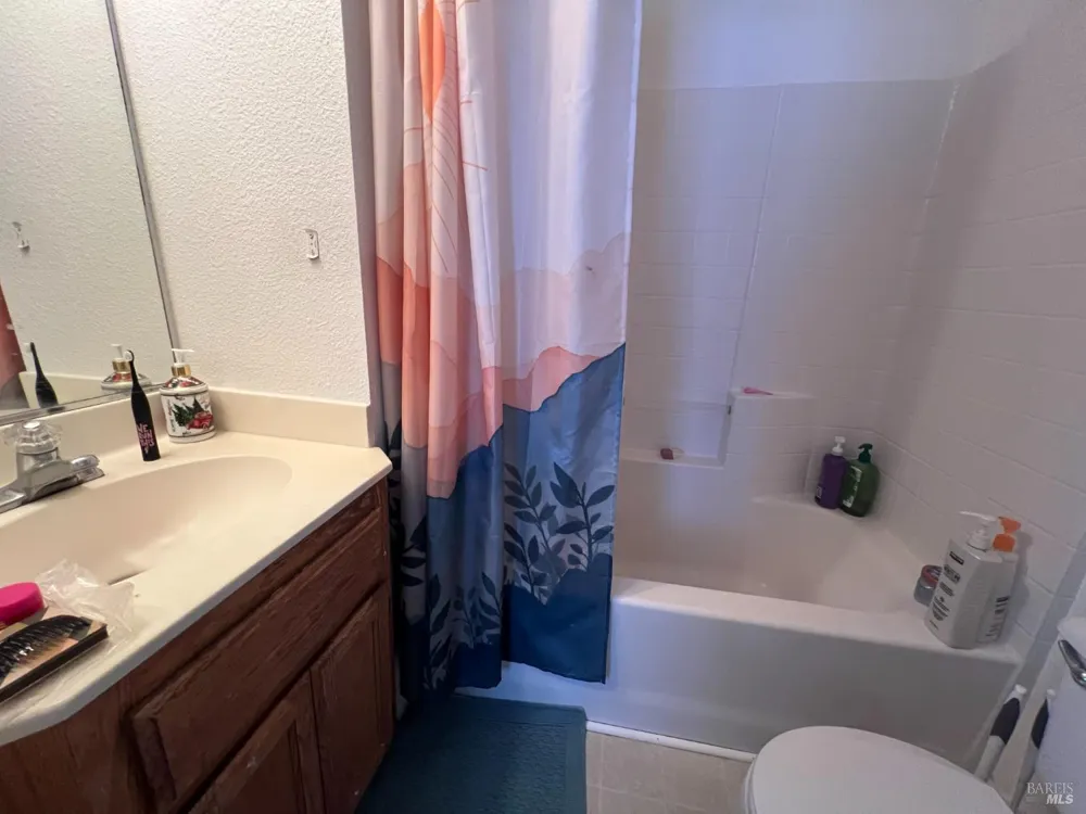 20 Bridgegate Way Napa, CA 94559