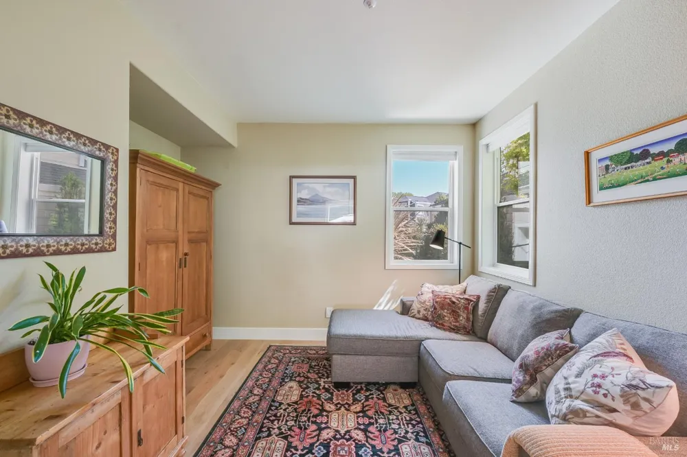 68 Cross Creek Place Larkspur, CA 94939