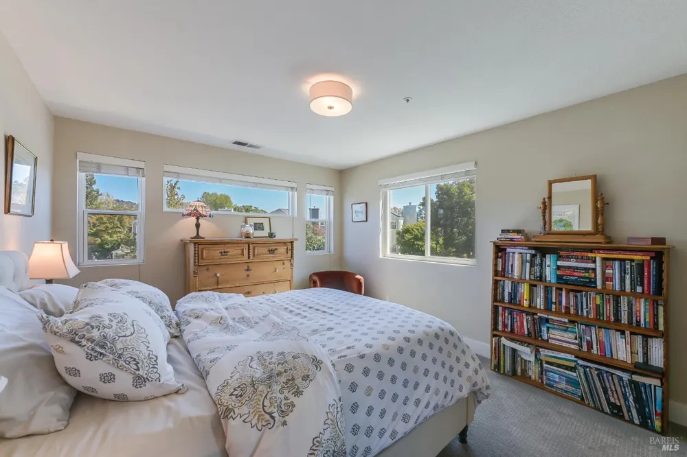 68 Cross Creek Place Larkspur, CA 94939