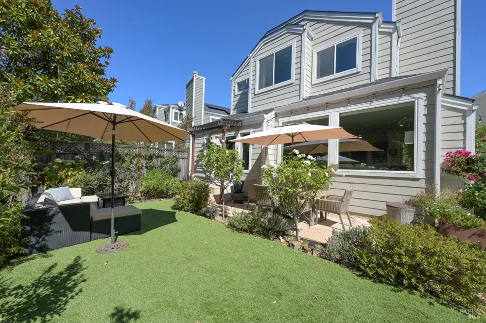 68 Cross Creek Place Larkspur, CA 94939