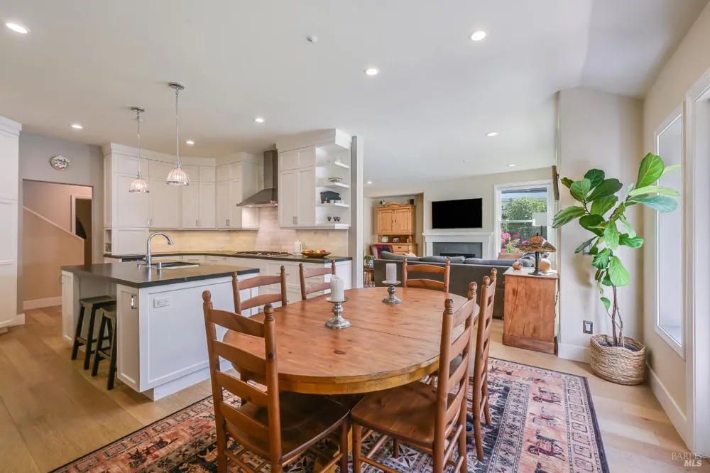 68 Cross Creek Place Larkspur, CA 94939