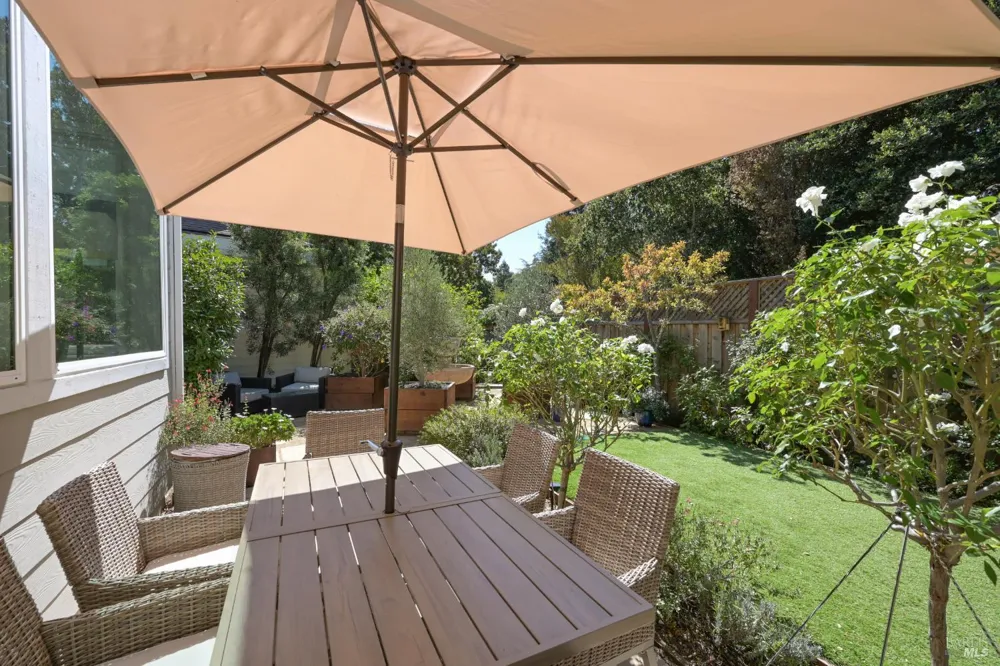 68 Cross Creek Place Larkspur, CA 94939