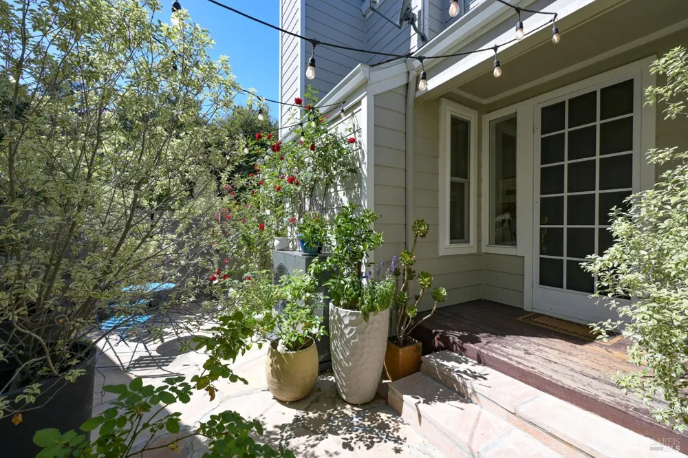 68 Cross Creek Place Larkspur, CA 94939