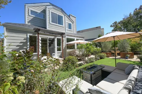 68 Cross Creek Place