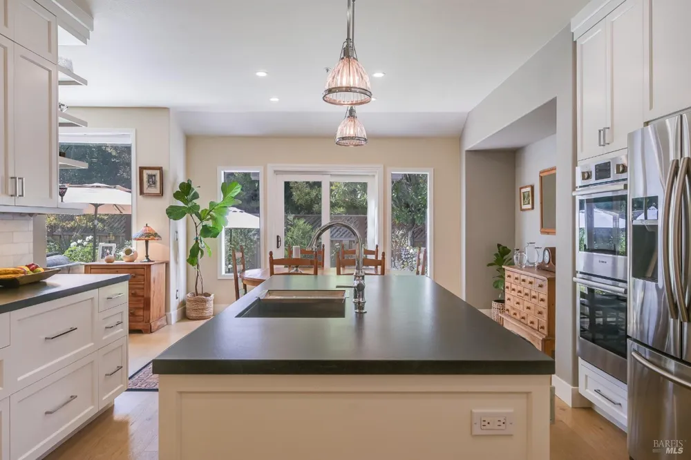 68 Cross Creek Place Larkspur, CA 94939