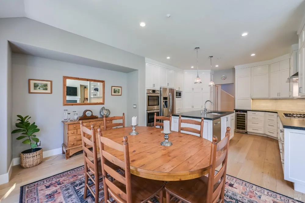 68 Cross Creek Place Larkspur, CA 94939