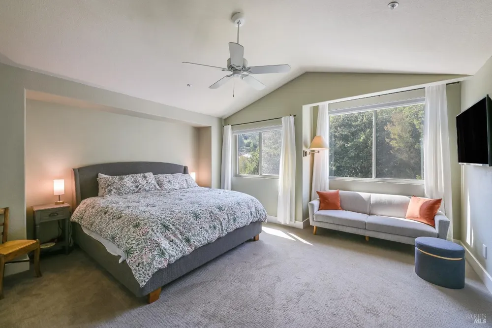 68 Cross Creek Place Larkspur, CA 94939