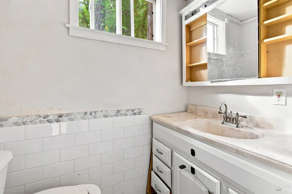 15054 Cherry Street Guerneville, CA 95446