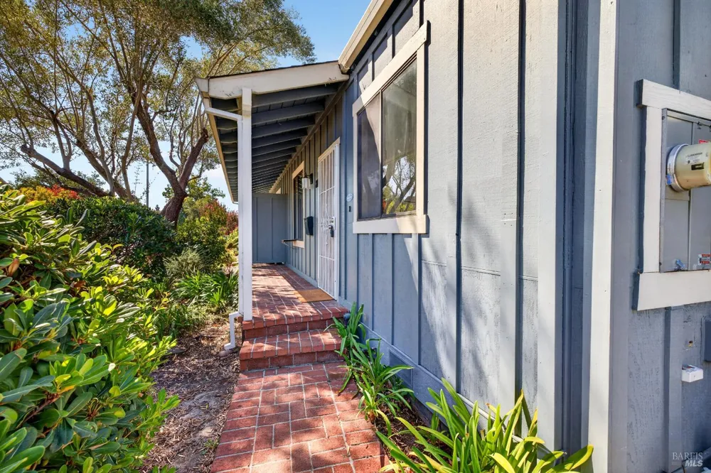 881 W Second Street Sonoma, CA 95476