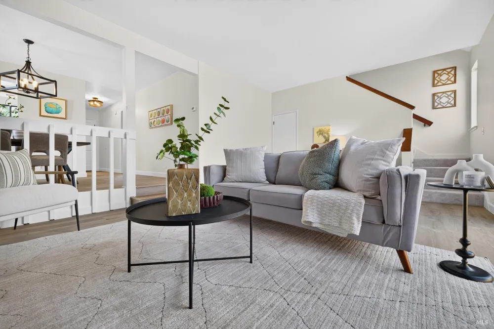 881 W Second Street Sonoma, CA 95476