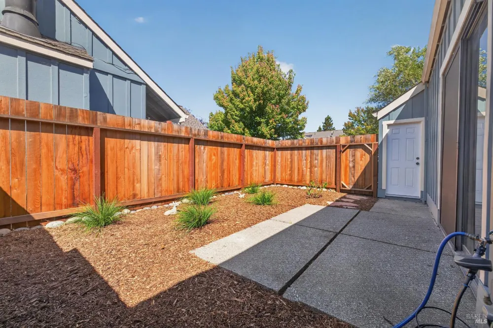 881 W Second Street Sonoma, CA 95476