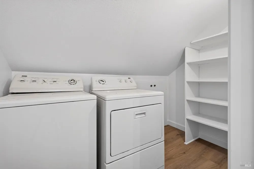 881 W Second Street Sonoma, CA 95476