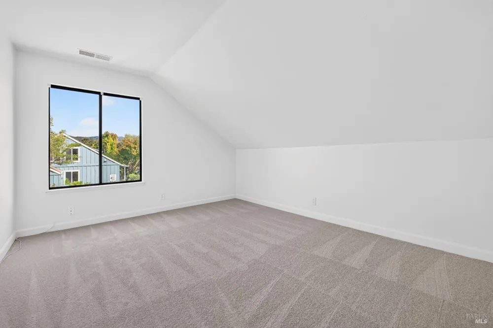 881 W Second Street Sonoma, CA 95476