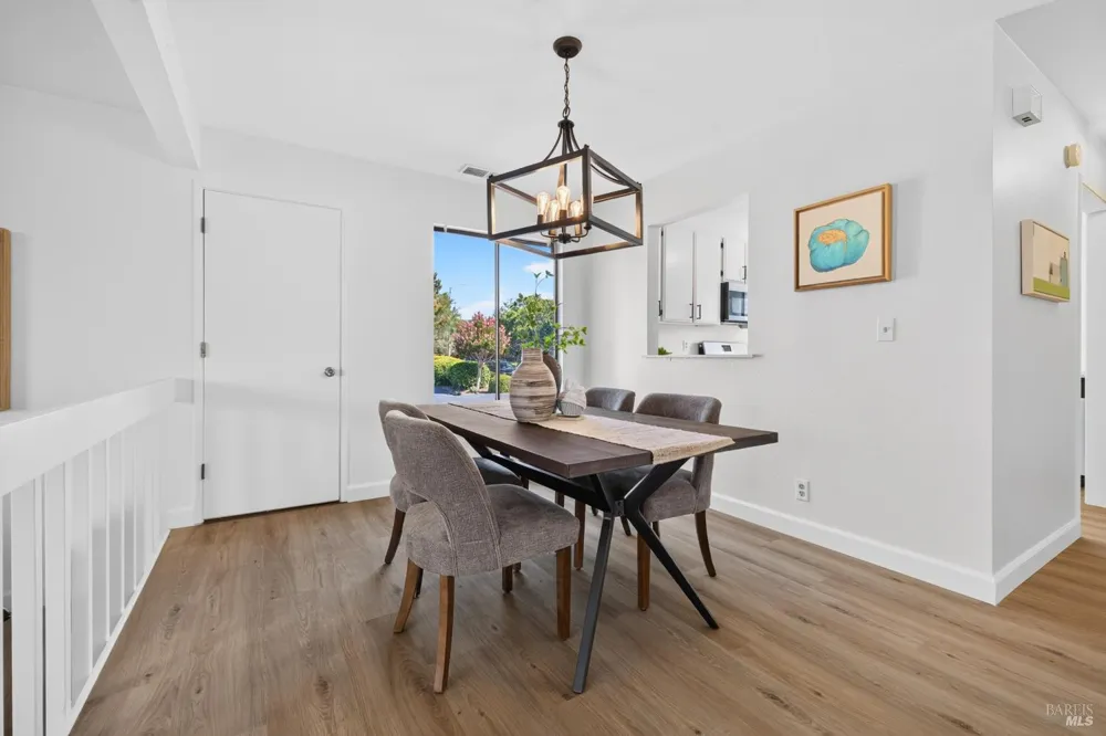 881 W Second Street Sonoma, CA 95476