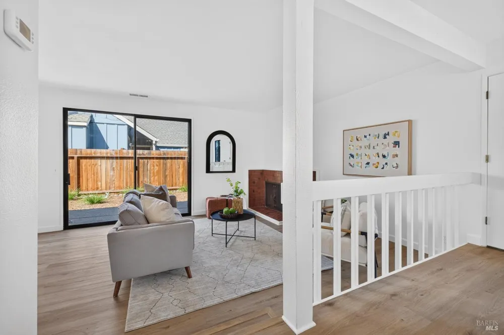 881 W Second Street Sonoma, CA 95476
