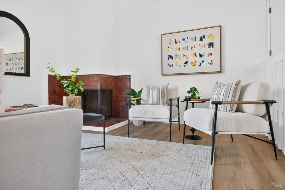 881 W Second Street Sonoma, CA 95476