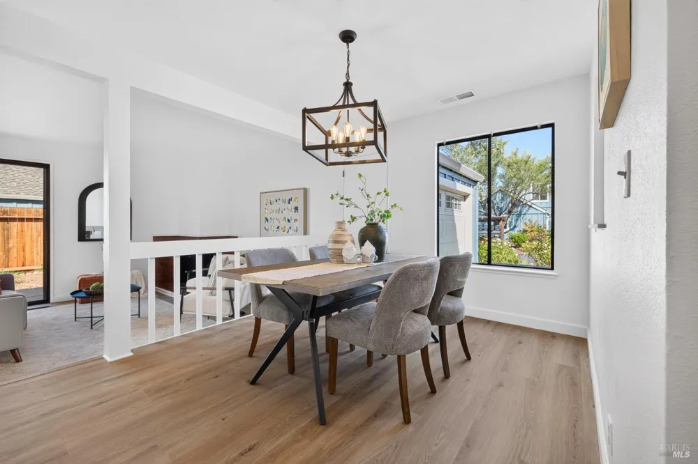 881 W Second Street Sonoma, CA 95476
