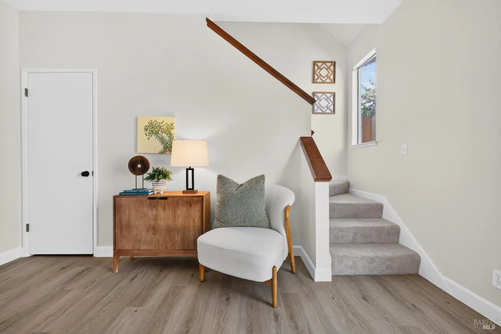 881 W Second Street Sonoma, CA 95476