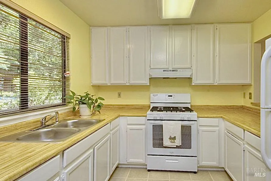14565 Canyon 1 Road Guerneville, CA 95446
