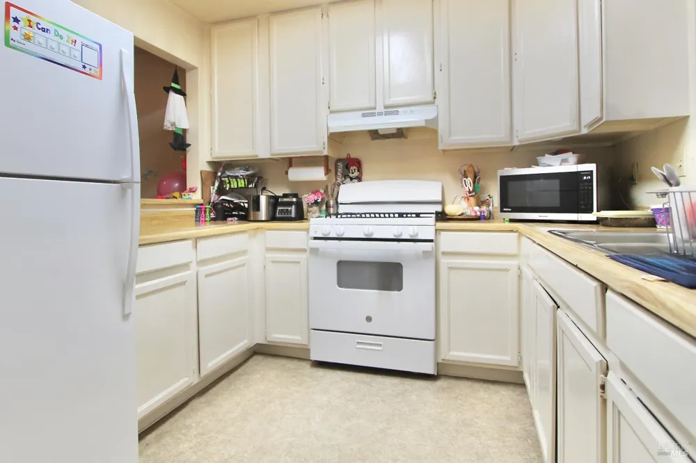 14565 Canyon 1 Road Guerneville, CA 95446