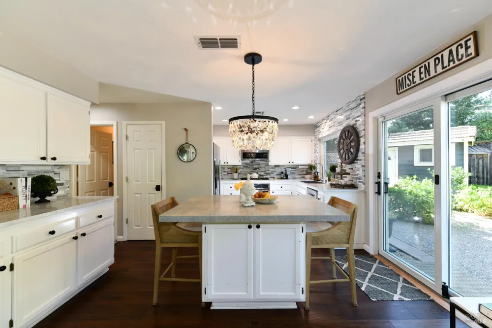 860 Knight Street Sonoma, CA 95476