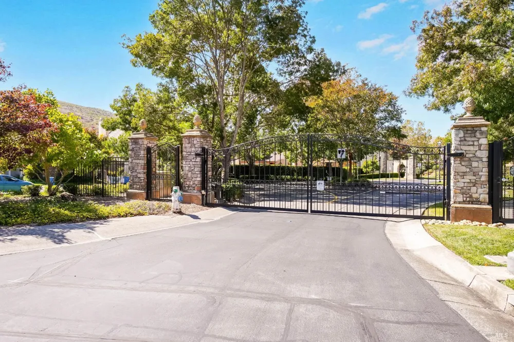 4244 Rose Arbor Way Vallejo, CA 94591