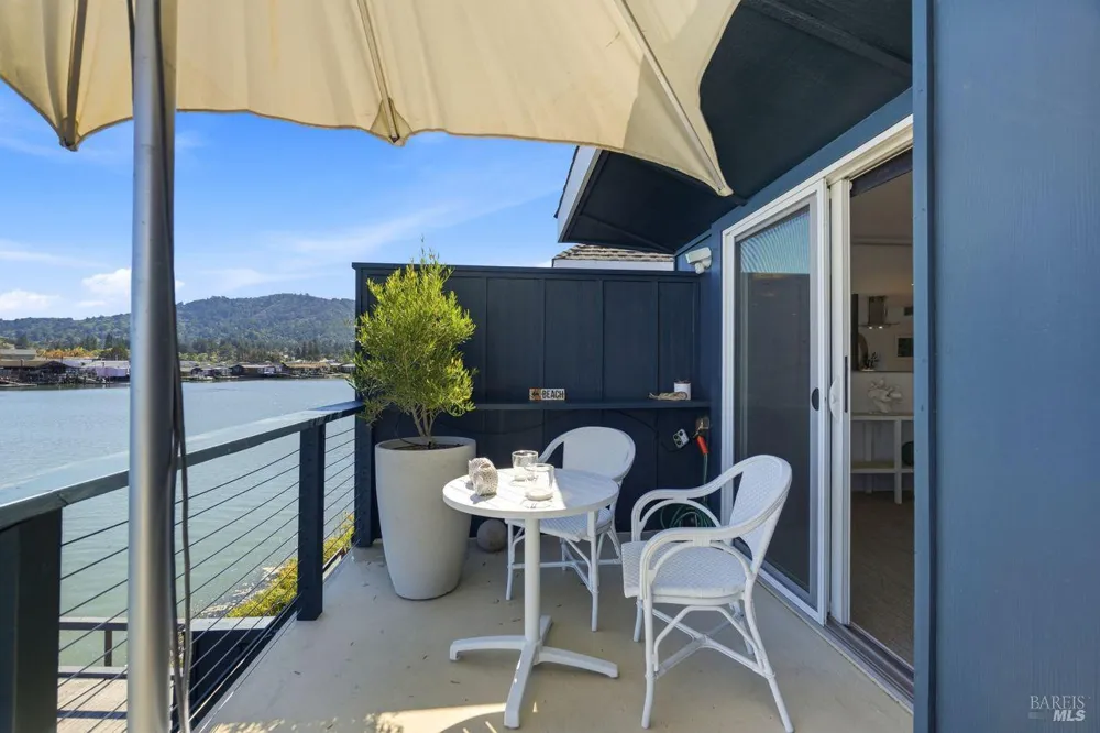 755 S Eliseo Drive ##8 Greenbrae, CA 94904