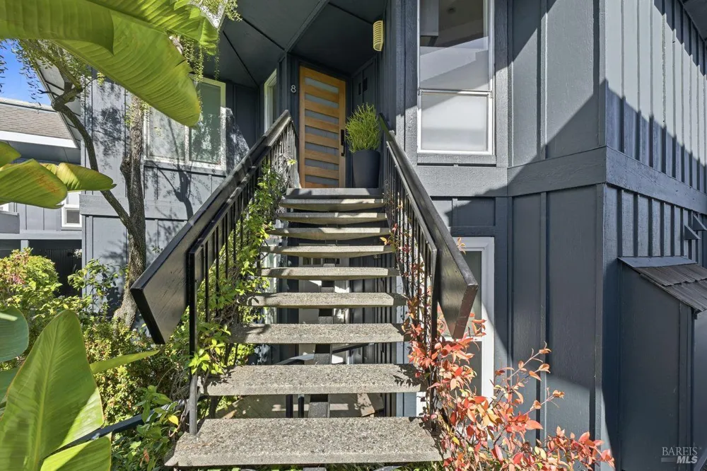 755 S Eliseo Drive ##8 Greenbrae, CA 94904
