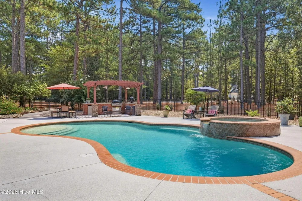 10 Ashkirk Drive Pinehurst, NC 28374