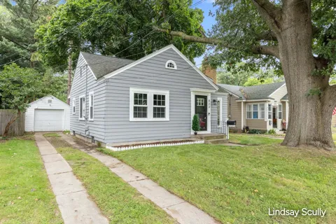 823 Alger Street SE