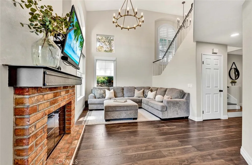 7999 E Viewrim Anaheim Hills, CA 92808