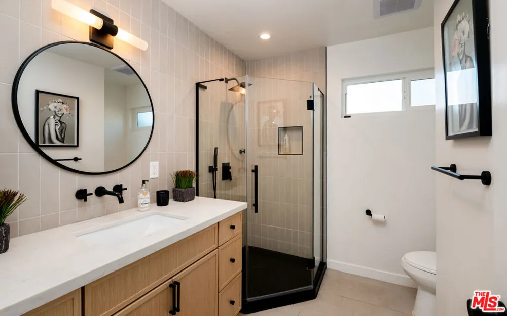 6014 Delphi Street Los Angeles, CA 90042