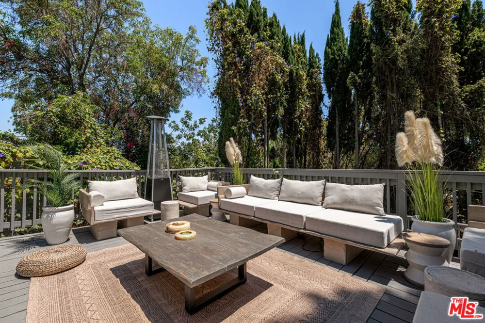 6014 Delphi Street Los Angeles, CA 90042