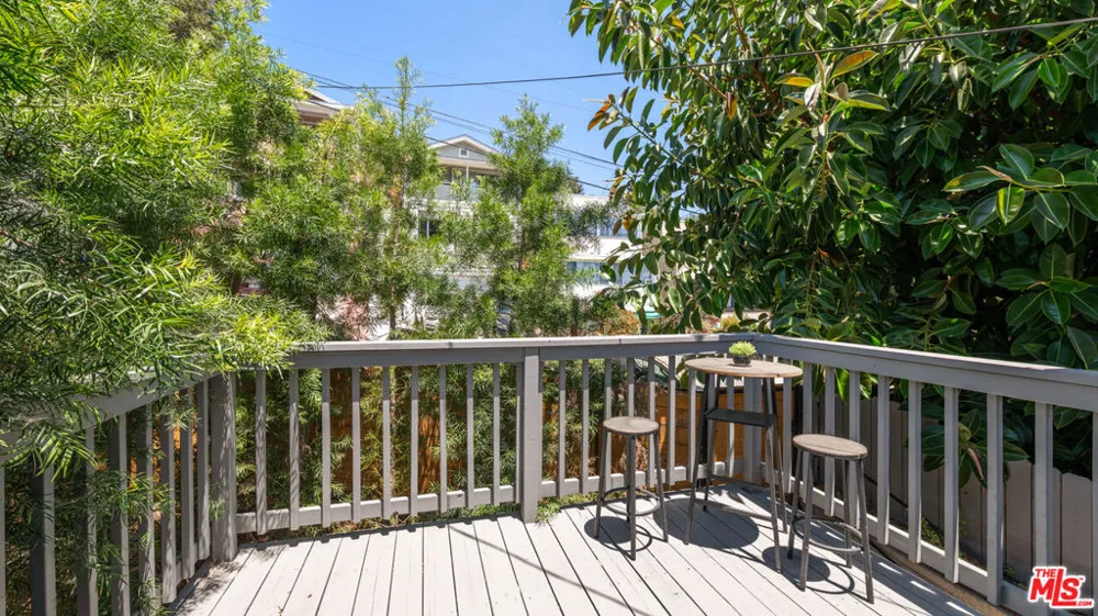 6014 Delphi Street Los Angeles, CA 90042