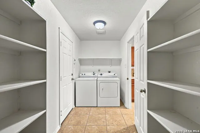 8922 VICTORIA LK San Antonio, TX 78224