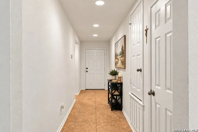 8922 VICTORIA LK San Antonio, TX 78224