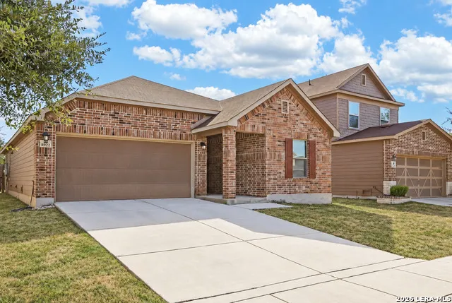 8922 VICTORIA LK San Antonio, TX 78224