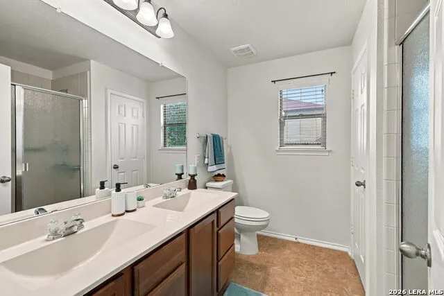8922 VICTORIA LK San Antonio, TX 78224