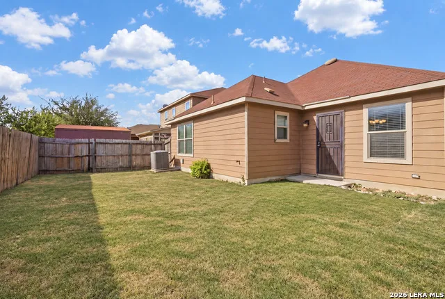 8922 VICTORIA LK San Antonio, TX 78224