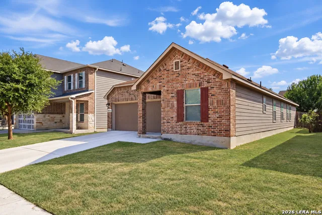 8922 VICTORIA LK San Antonio, TX 78224