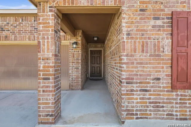 8922 VICTORIA LK San Antonio, TX 78224