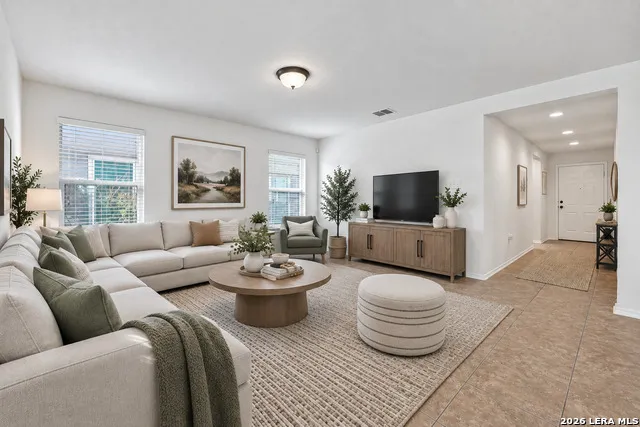 8922 VICTORIA LK San Antonio, TX 78224