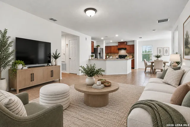 8922 VICTORIA LK San Antonio, TX 78224