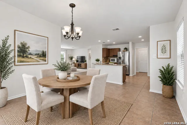 8922 VICTORIA LK San Antonio, TX 78224