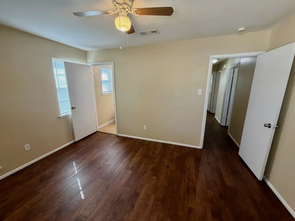 5916 Bowling Drive Watauga, TX 76148
