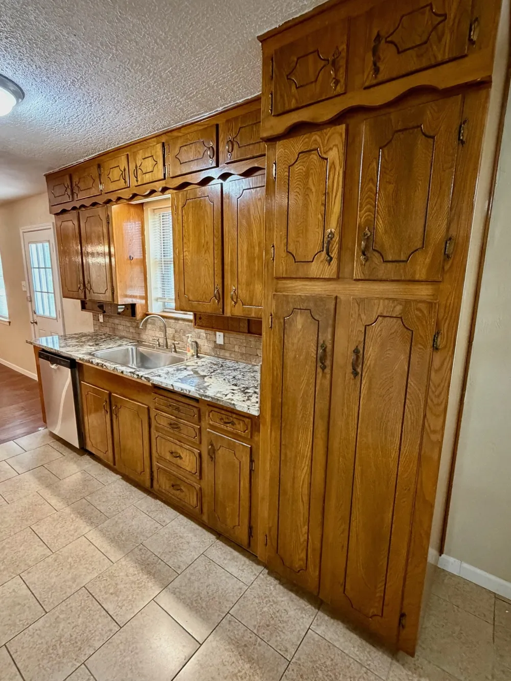 5916 Bowling Drive Watauga, TX 76148
