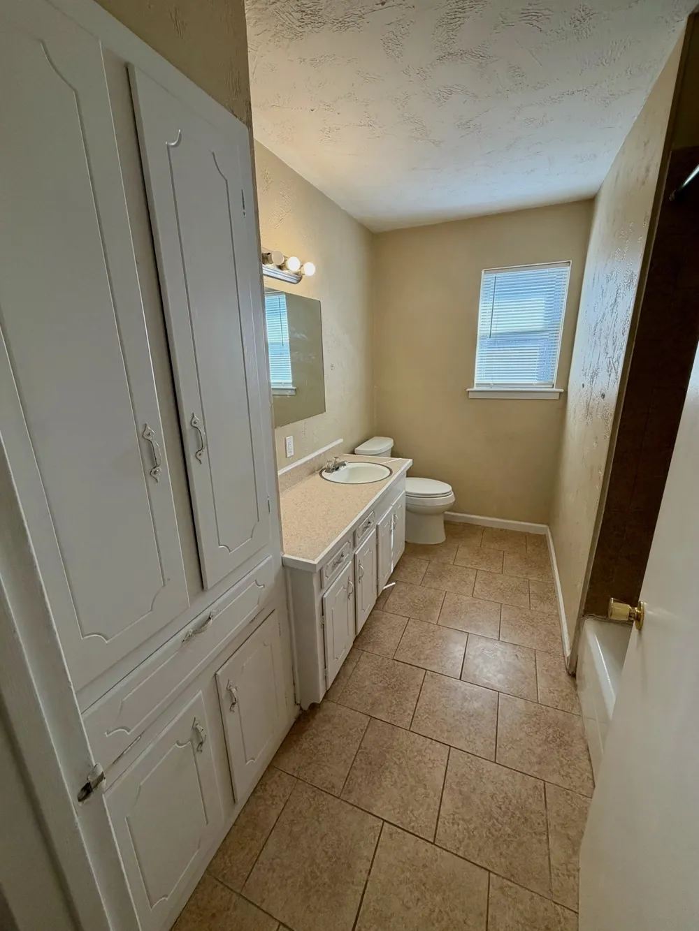 5916 Bowling Drive Watauga, TX 76148