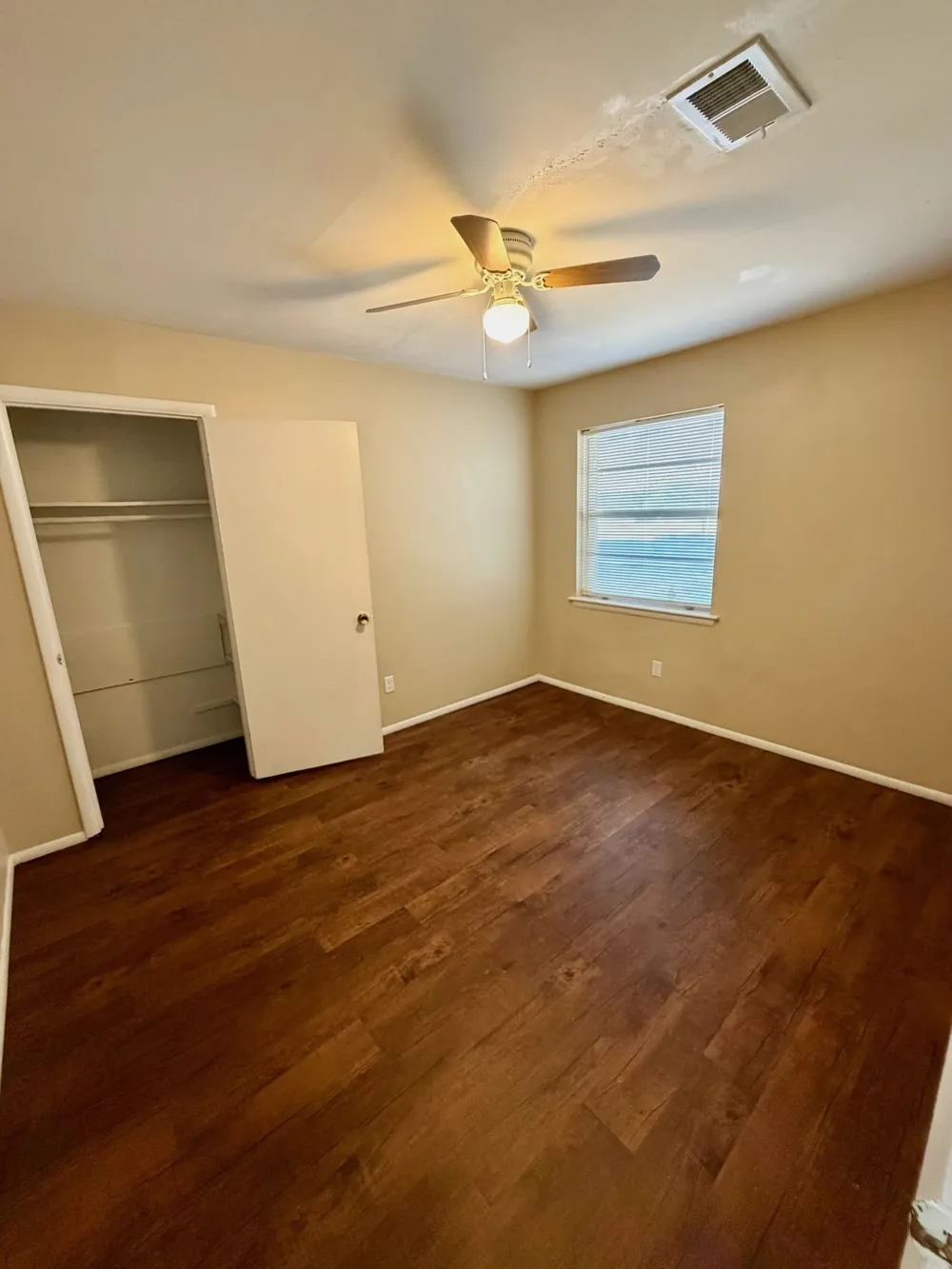 5916 Bowling Drive Watauga, TX 76148