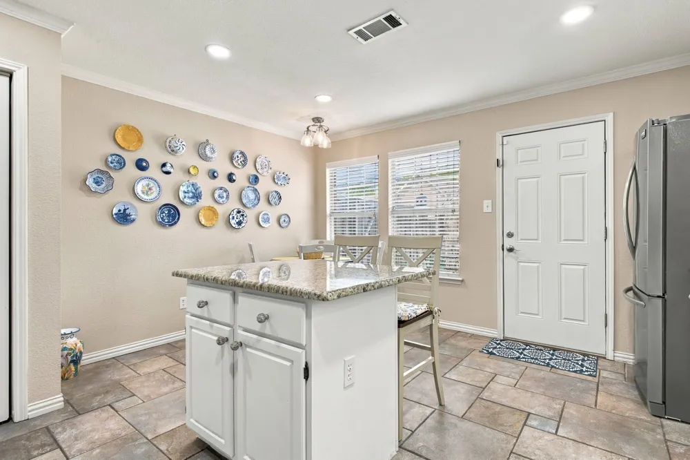 6239 Cupertino Trail Dallas, TX 75252